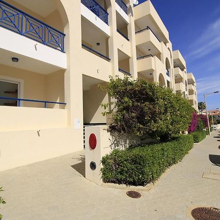 Armacao De Pera Brightness With Pool By Homing Apartment ภายนอก รูปภาพ