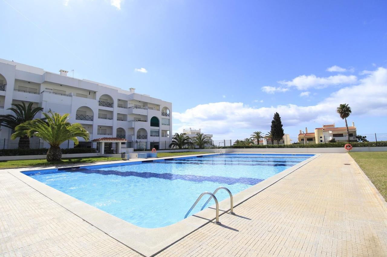 Armacao De Pera Brightness With Pool By Homing Apartment ภายนอก รูปภาพ