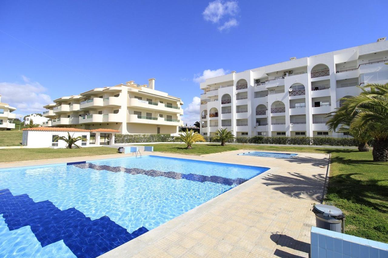 Armacao De Pera Brightness With Pool By Homing Apartment ภายนอก รูปภาพ