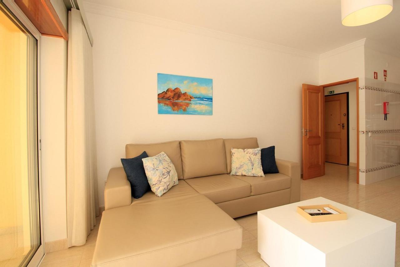 Armacao De Pera Brightness With Pool By Homing Apartment ภายนอก รูปภาพ