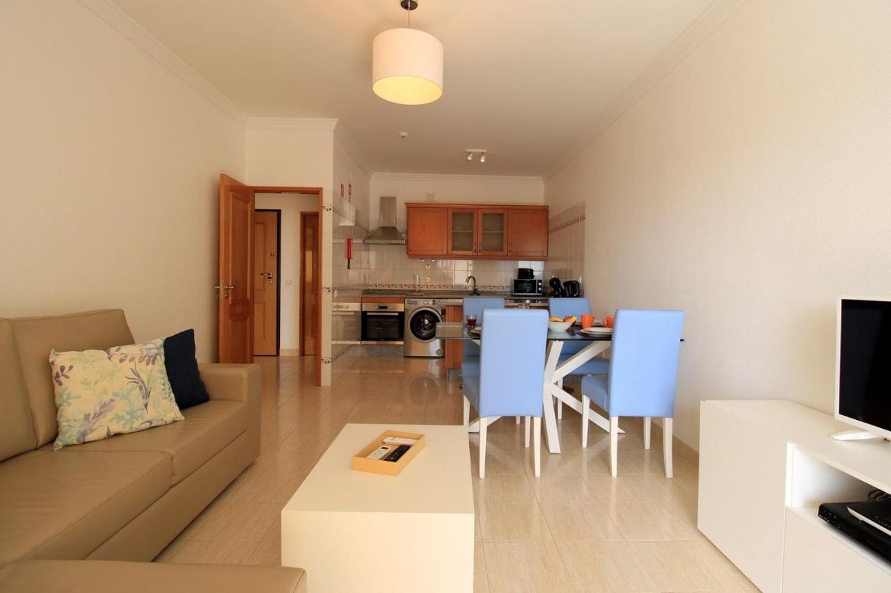 Armacao De Pera Brightness With Pool By Homing Apartment ภายนอก รูปภาพ