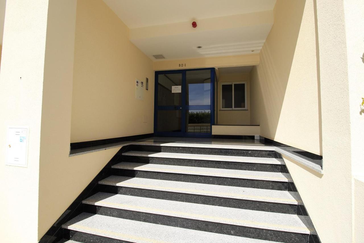 Armacao De Pera Brightness With Pool By Homing Apartment ภายนอก รูปภาพ